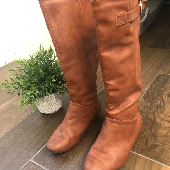Boots - Picture 1 of 4